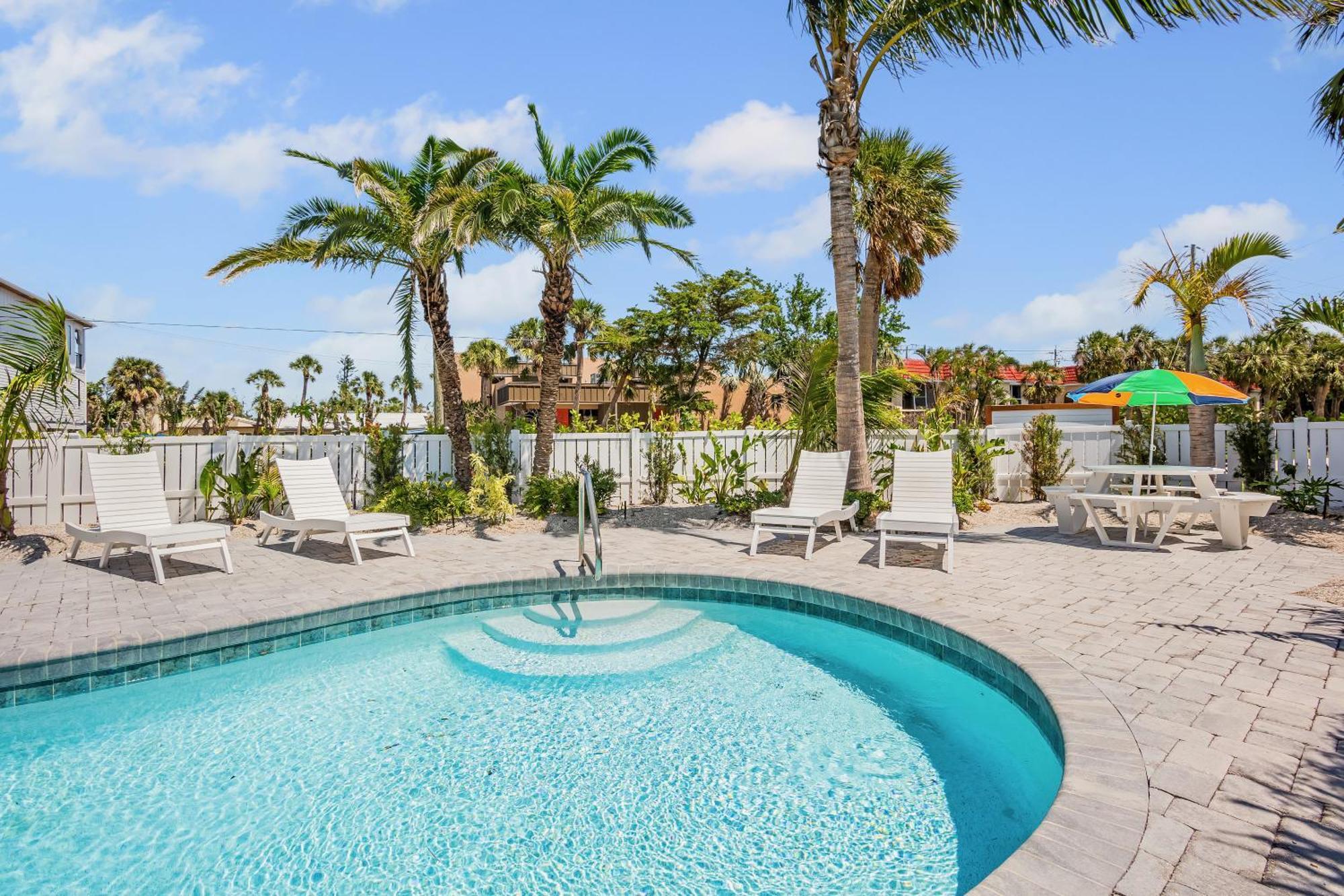 Tropical Breeze Resort Sarasota Esterno foto
